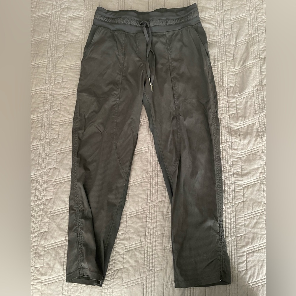 Lululemon Dance Studio, Mid-rise, Crop Pant
